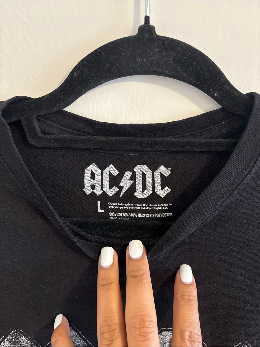 Y2K 🎸 AC/DC Black Tee with Purple-Brown Fade - Picture 8 of 8